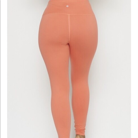 New! Solmi Yoga Leggings - Picture 2 of 4